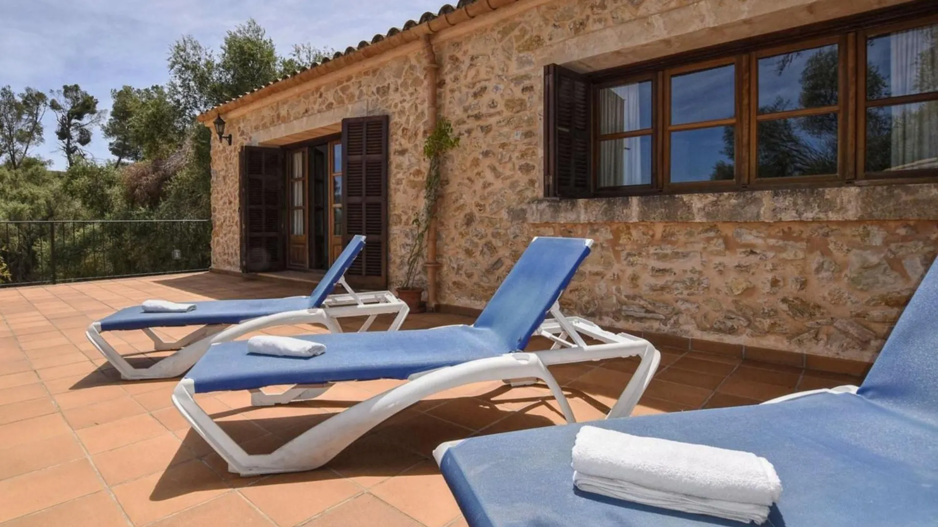 Villa Amazing Mansion In Petra With Swimming Pool Spanien