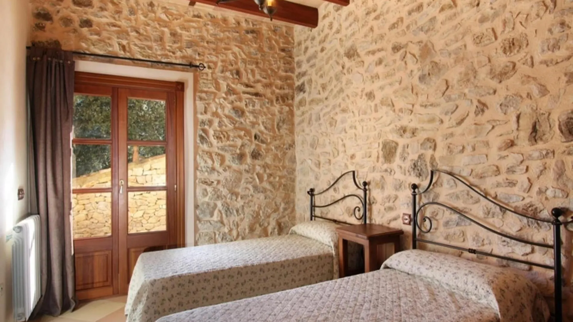 Villa Amazing Mansion In Petra With Swimming Pool Spanien